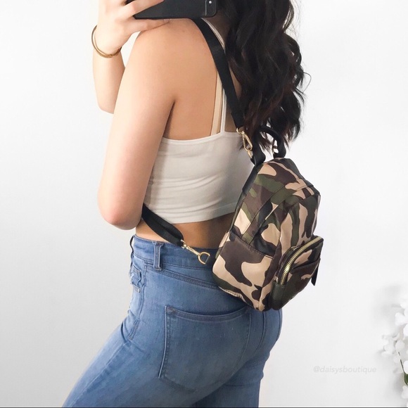 ❤️CLEARANCE❤️ camo mini backpack - Picture 3 of 6
